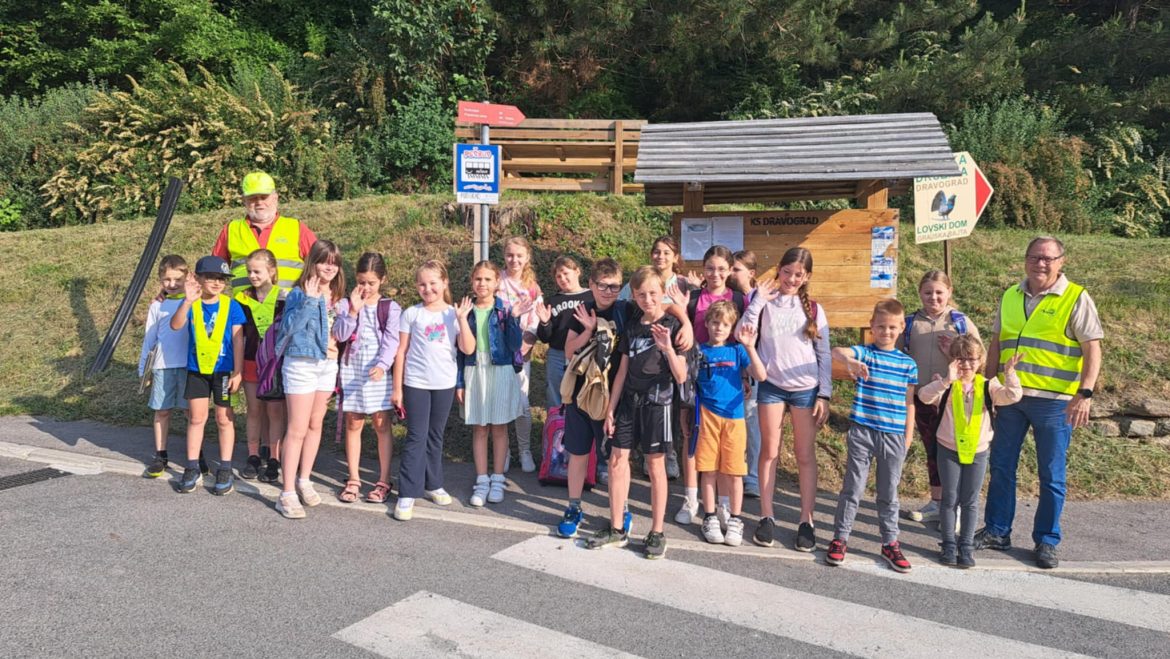 Utrinki iz Pešbusa – Peš v šolo, varno v prometu!
