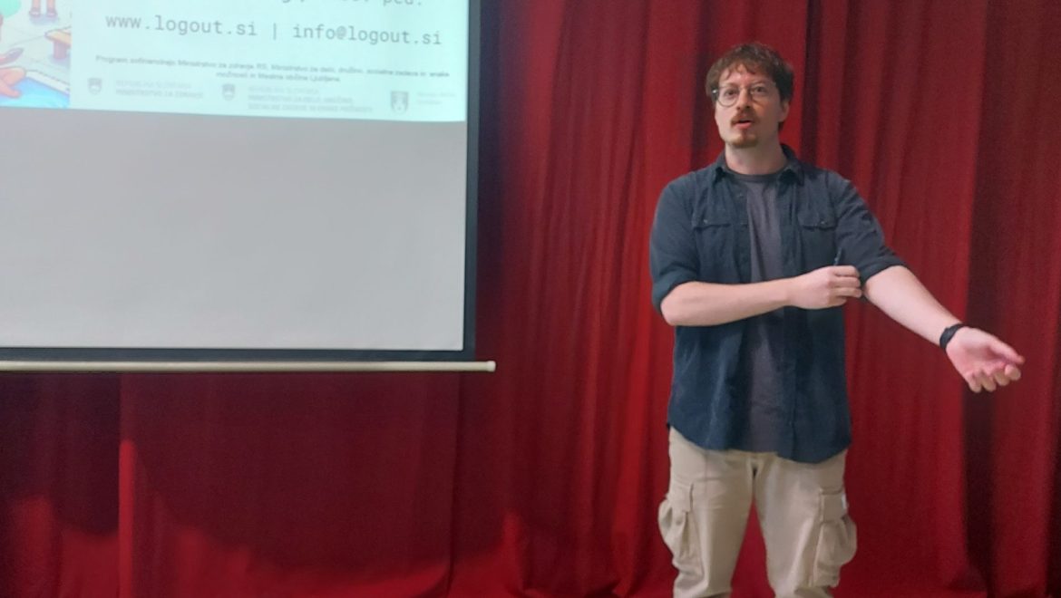 DRUŽINSKA E-PRAVILA – Ko odklenem telefon, zaklenem družino!