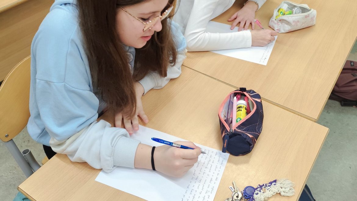 Mesec pisanja z roko