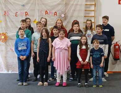 Praznovanje materinskega dne na Ojstrici