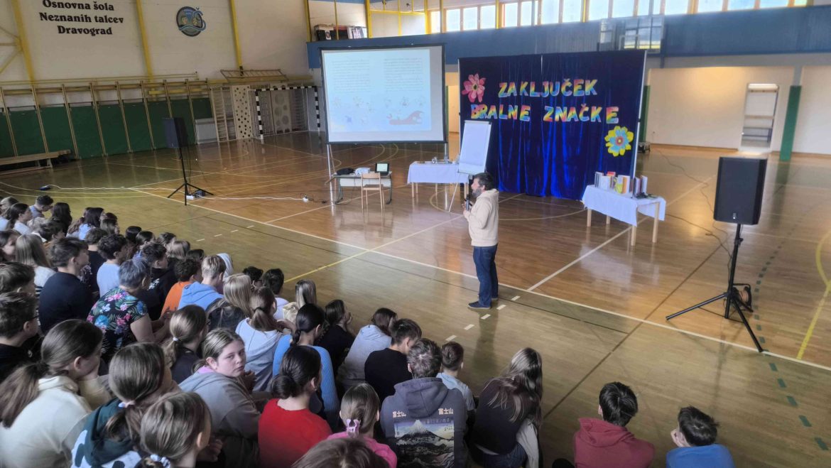 Bralno značko zaključili v družbi ilustratorja