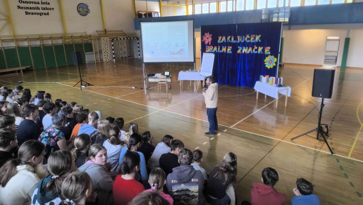 Bralno značko zaključili v družbi ilustratorja