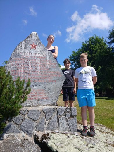 Spominska slovesnost ob 81. obletnici poboja partizanov Lackovega odreda pri Junčku